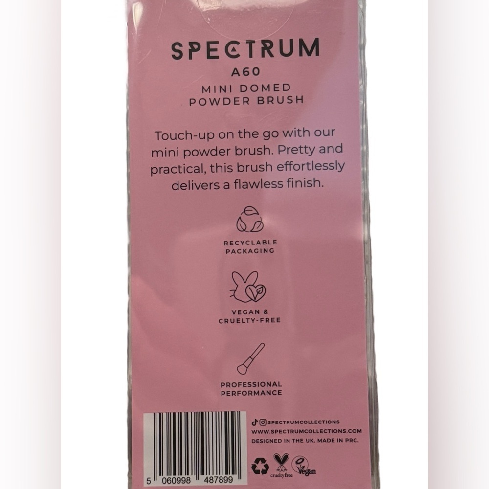 A60 Mini Domed Powder Brush by Spectrum Collection - Picture 5 of 5